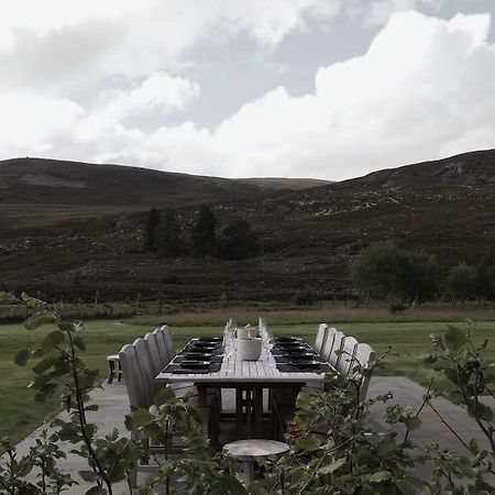 Huswell - Gairnshiel Lodge - Unique & Exclusive Lodge Next To The Castle バラター エクステリア 写真